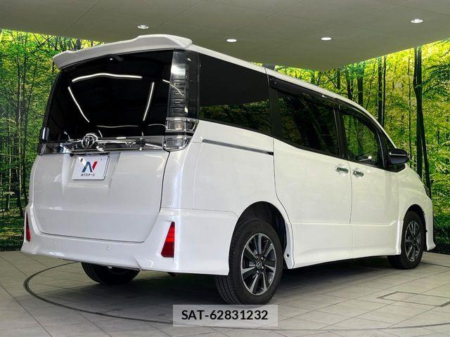 Toyota VOXY 2021-07 8038868-16