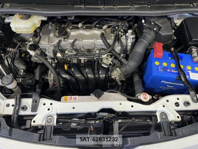 Toyota VOXY 2021-07 8038868-17