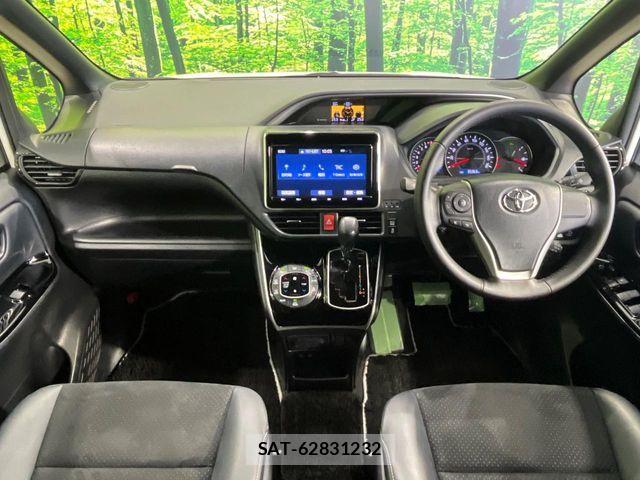 Toyota VOXY 2021-07 8038868-1