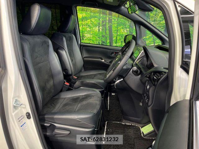 Toyota VOXY 2021-07 8038868-7