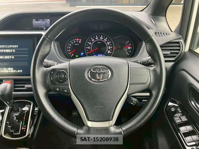 Toyota VOXY 2017-09 8038872-13
