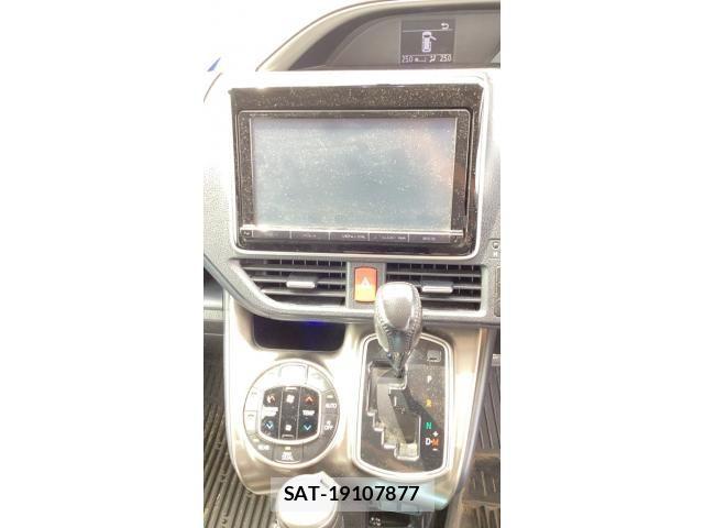 Toyota VOXY 2014-09 8038873-16