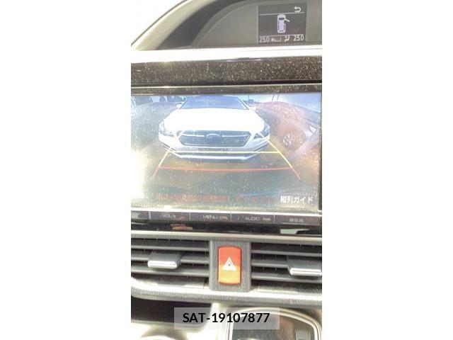Toyota VOXY 2014-09 8038873-17