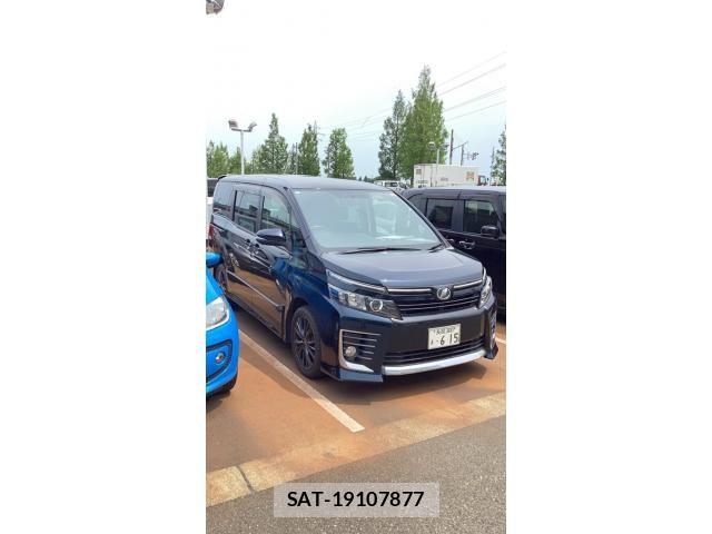 Toyota VOXY 2014-09 8038873-1