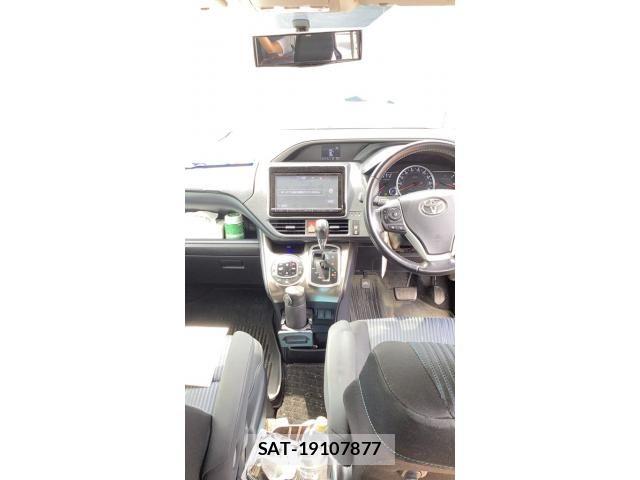 Toyota VOXY 2014-09 8038873-19