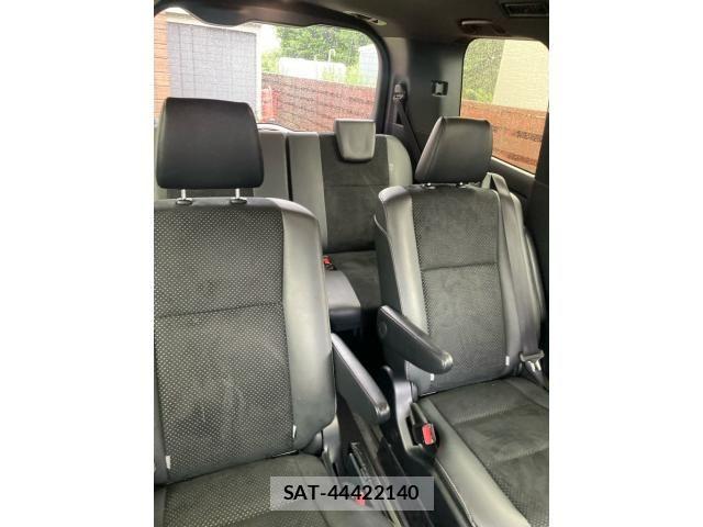 Toyota VOXY 2021-03 8038870-15