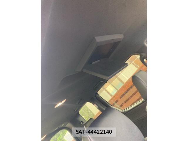 Toyota VOXY 2021-03 8038870-16