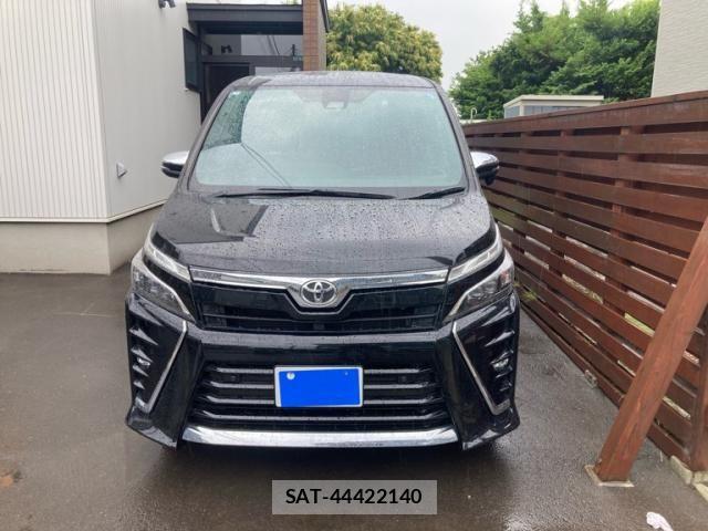 Toyota VOXY 2021-03 8038870-2