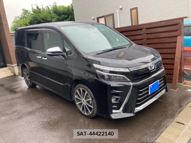 Toyota VOXY 2021-03 8038870-3