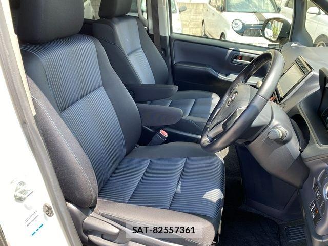 Toyota VOXY 2014-07 8038871-15