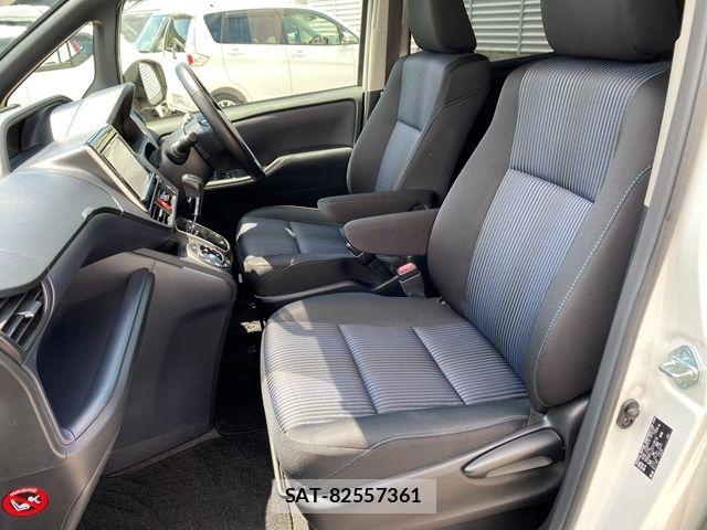 Toyota VOXY 2014-07 8038871-16