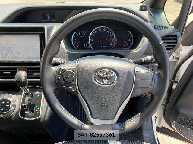 Toyota VOXY 2014-07 8038871-24