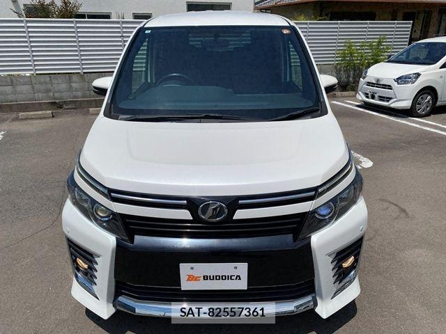 Toyota VOXY 2014-07 8038871-2