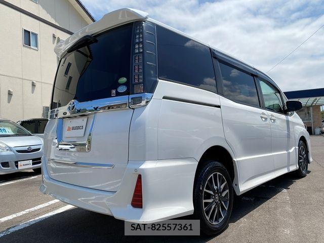 Toyota VOXY 2014-07 8038871-6
