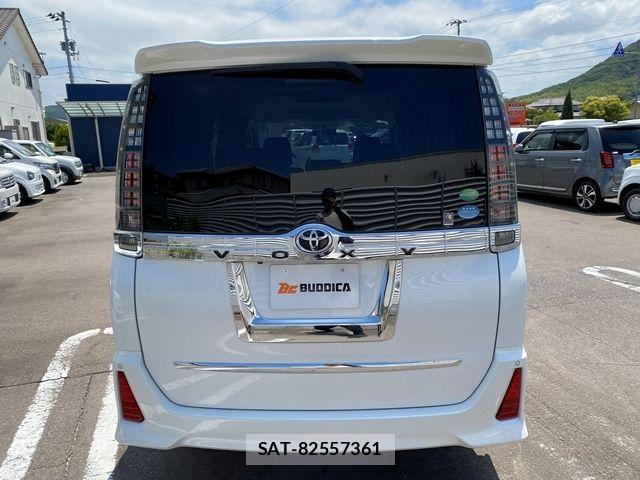 Toyota VOXY 2014-07 8038871-7