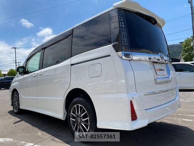 Toyota VOXY 2014-07 8038871-8