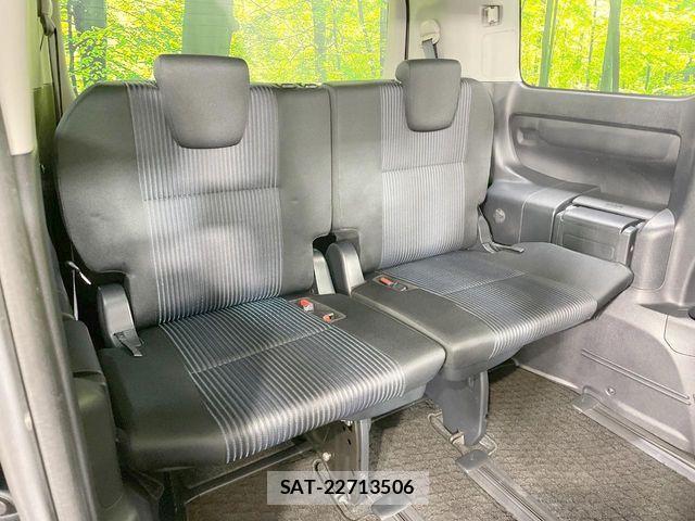 Toyota VOXY 2015-09 8075982-10