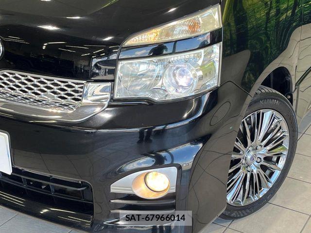 Toyota VOXY 2012-02 8075981-12