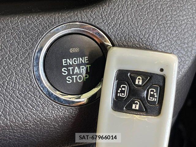 Toyota VOXY 2012-02 8075981-6