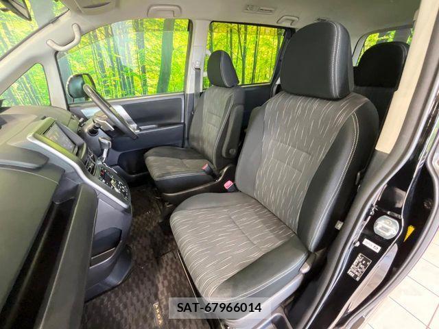 Toyota VOXY 2012-02 8075981-7