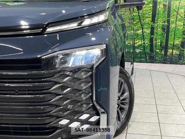 Toyota VOXY 2023-10 8075979-12