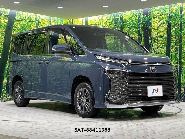 Toyota VOXY 2023-10 8075979-16