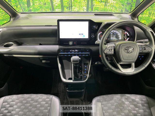 Toyota VOXY 2023-10 8075979-1
