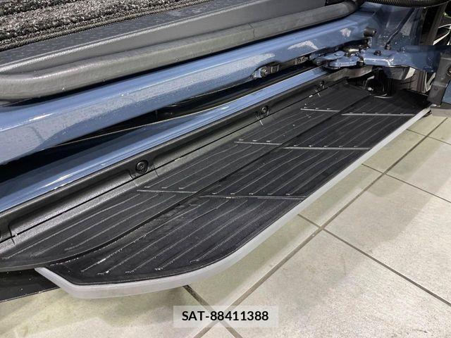 Toyota VOXY 2023-10 8075979-4