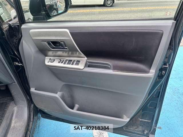 Toyota VOXY 2009-09 8075983-9