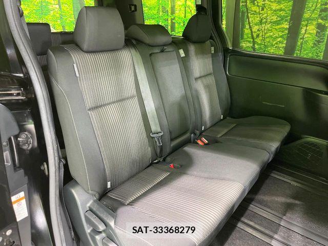 Toyota VOXY 2018-07 8075980-9