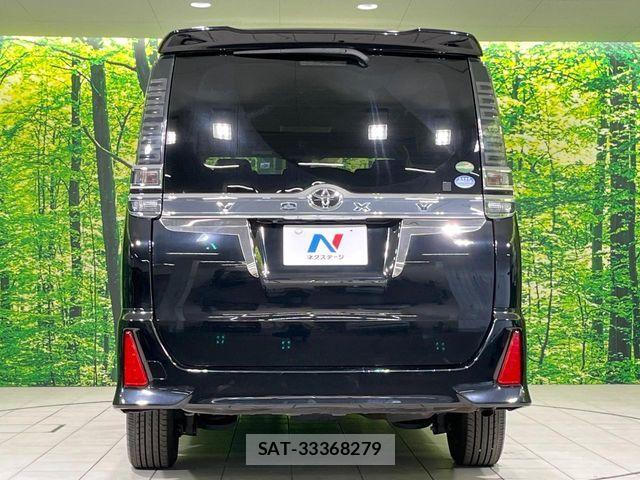 Toyota VOXY 2018-07 8075980-15