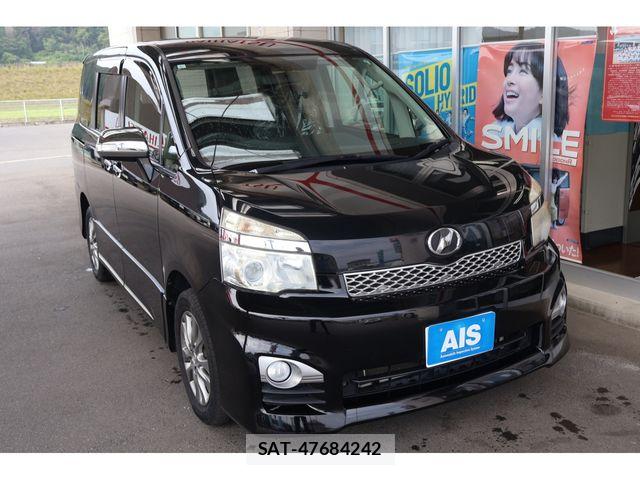 Toyota VOXY 2013-06 8075978-0