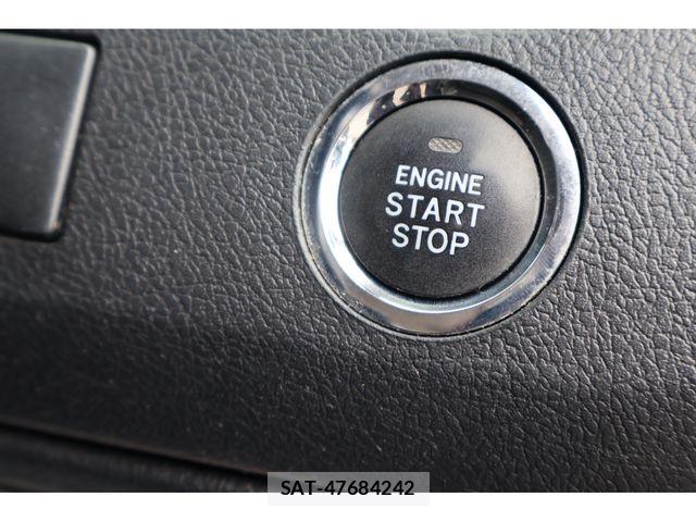 Toyota VOXY 2013-06 8075978-4