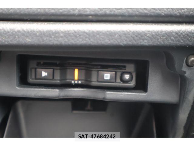 Toyota VOXY 2013-06 8075978-7