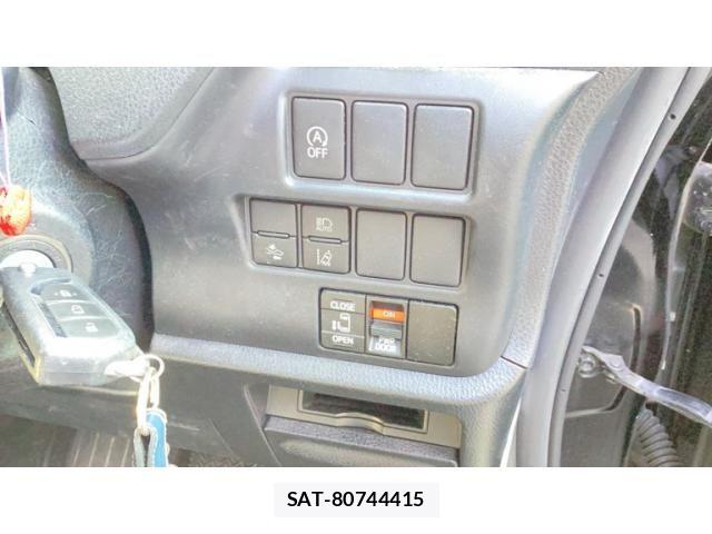 Toyota VOXY 2019-07 8102360-8