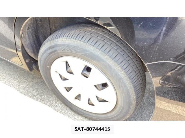 Toyota VOXY 2019-07 8102360-13