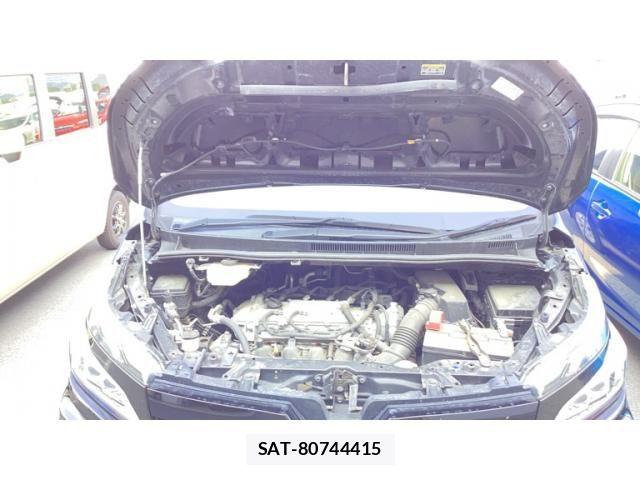 Toyota VOXY 2019-07 8102360-15