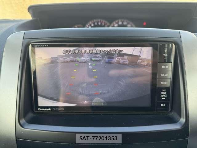 Toyota VOXY 2011-10 8102365-12