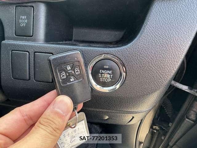 Toyota VOXY 2011-10 8102365-18