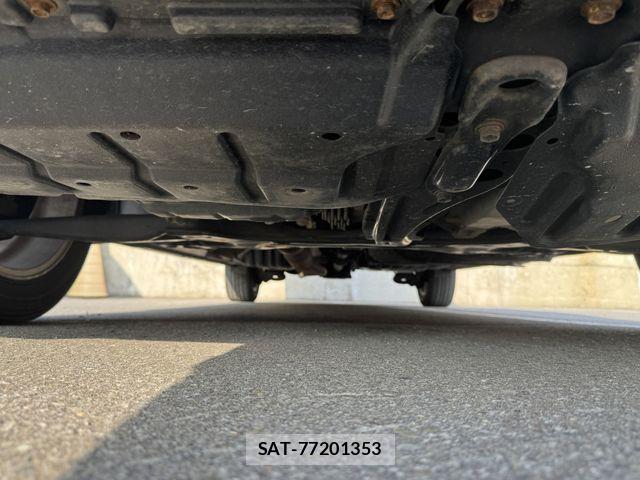 Toyota VOXY 2011-10 8102365-29