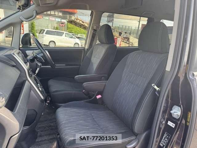 Toyota VOXY 2011-10 8102365-7