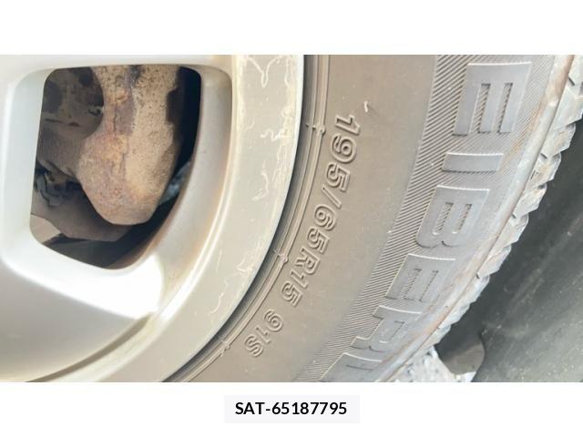 Toyota VOXY 2007-02 8102364-2