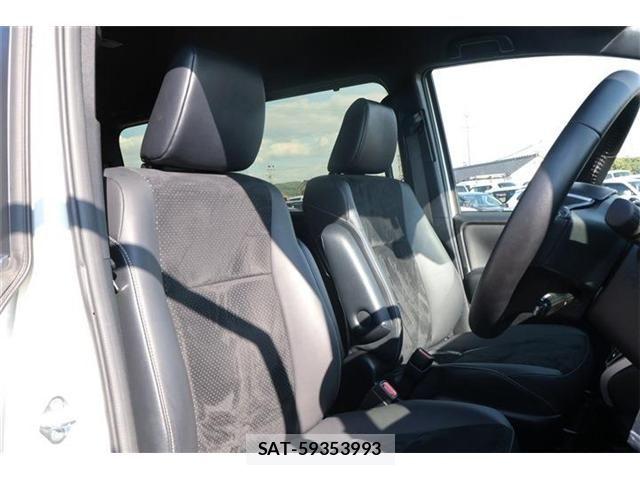 Toyota VOXY 2021-04 8102359-10