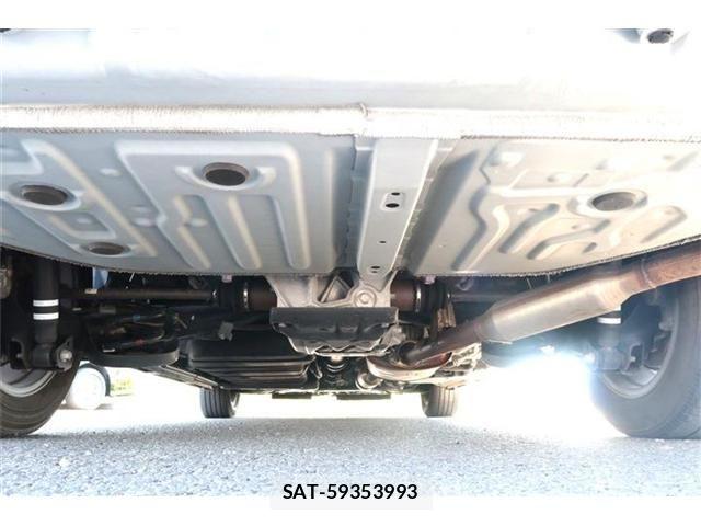 Toyota VOXY 2021-04 8102359-21