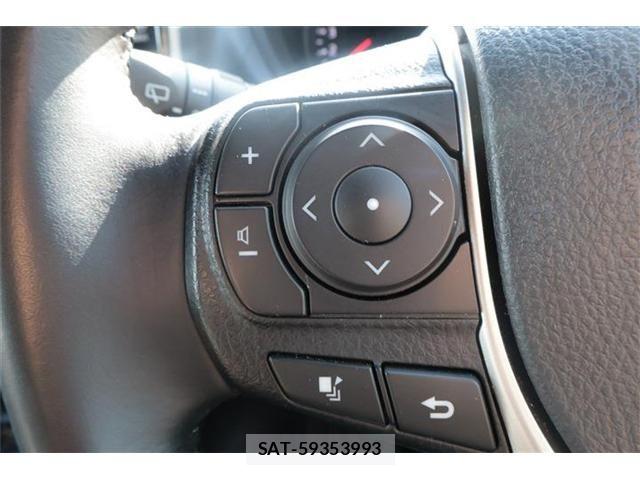 Toyota VOXY 2021-04 8102359-25