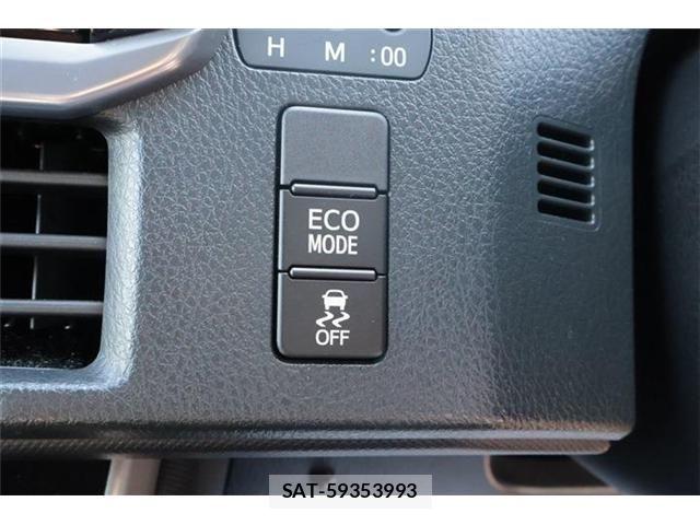 Toyota VOXY 2021-04 8102359-7