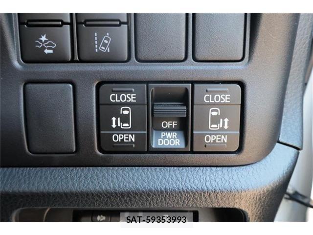 Toyota VOXY 2021-04 8102359-8