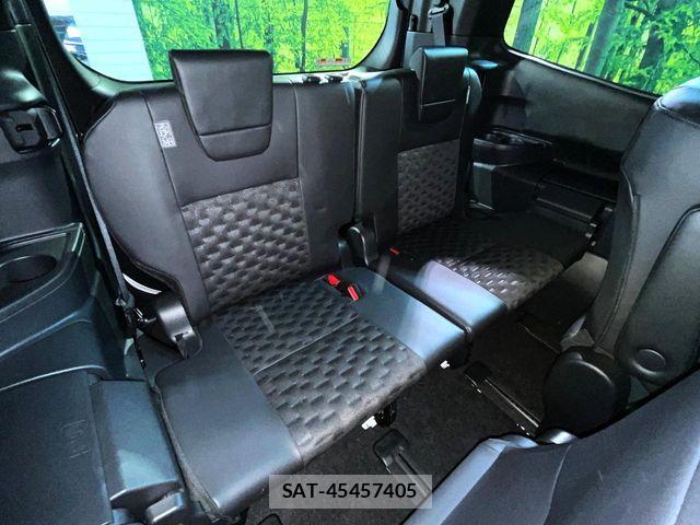 Toyota VOXY 2024-06 8102357-9