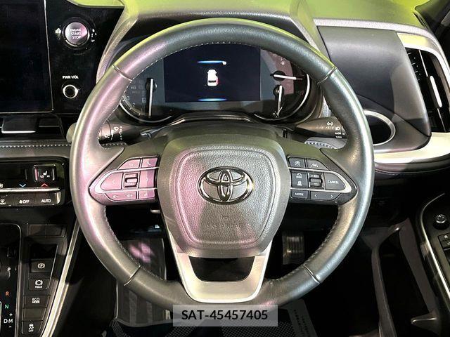 Toyota VOXY 2024-06 8102357-11