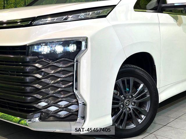 Toyota VOXY 2024-06 8102357-12